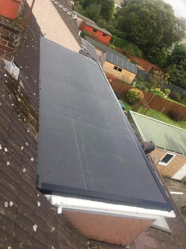 Flat roof edge detail